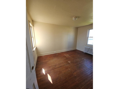 Prime Location with Exceptional Potential! This 3-bedroom - photo 27