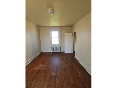 Prime Location with Exceptional Potential! This 3-bedroom - photo 30