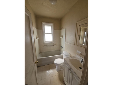 Prime Location with Exceptional Potential! This 3-bedroom - photo 32
