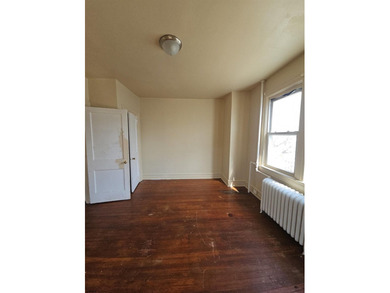 Prime Location with Exceptional Potential! This 3-bedroom - photo 41