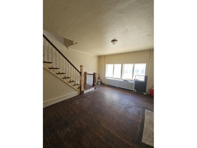 Prime Location with Exceptional Potential! This 3-bedroom - photo 44