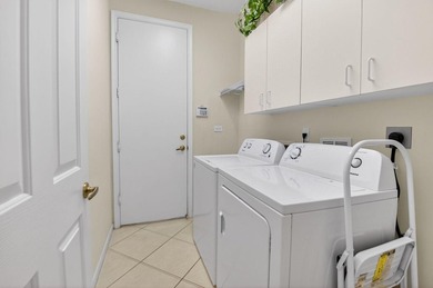 SITUATED ON A PREMIUM CORNER LOT THIS RESIDENCE OFFERS A BRIGHT - photo 54