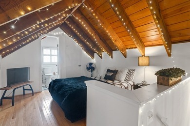 Charming Cape Cod-style home featuring 3 bedrooms and 2 baths in - photo 15