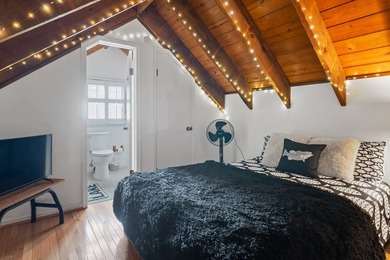 Charming Cape Cod-style home featuring 3 bedrooms and 2 baths in - photo 16