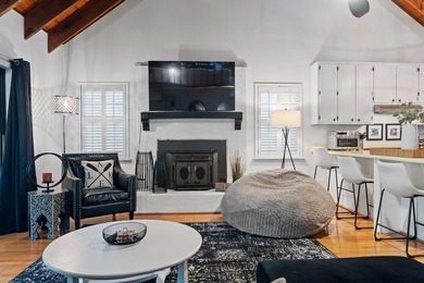 Charming Cape Cod-style home featuring 3 bedrooms and 2 baths in - photo 19