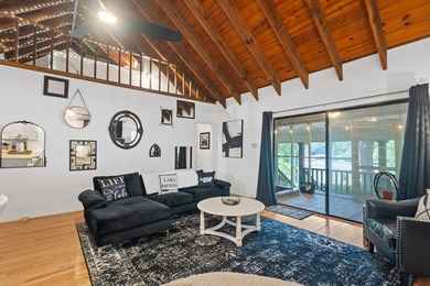Charming Cape Cod-style home featuring 3 bedrooms and 2 baths in - photo 22