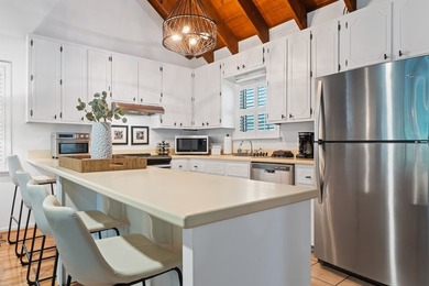 Charming Cape Cod-style home featuring 3 bedrooms and 2 baths in - photo 23