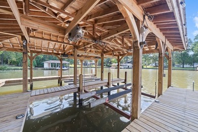 Charming Cape Cod-style home featuring 3 bedrooms and 2 baths in - photo 39