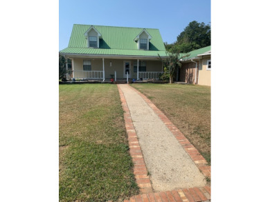 Lake Eddins Home For Sale in Pachuta Mississippi