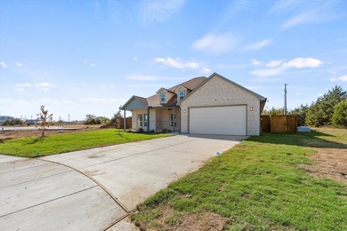 *** SELLER IS OFFERING OWNER FINANCING ON THIS NEW BUILD******* - photo 2