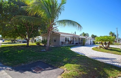 Beautifully updated 3-bedroom, 2-bath corner pool home in - photo 4