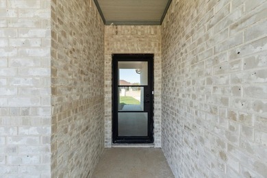 *** SELLER IS OFFERING OWNER FINANCING ON THIS NEW BUILD******* - photo 4