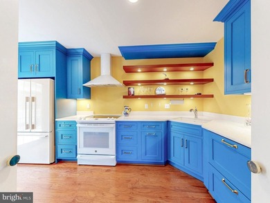 Experience refined, maintenance-conscious living at its finest - photo 9