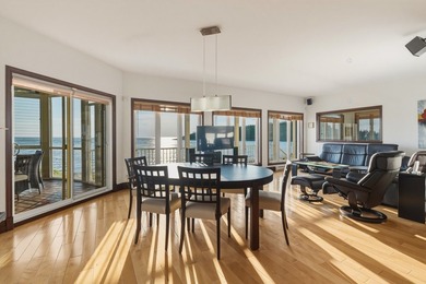 Nichee en bordure du fleuve Saint-Laurent, cette prestigieuse - photo 15