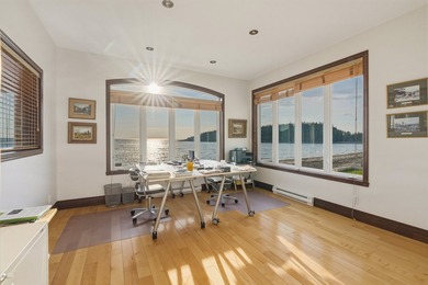 Nichee en bordure du fleuve Saint-Laurent, cette prestigieuse - photo 18