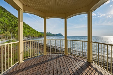 Nichee en bordure du fleuve Saint-Laurent, cette prestigieuse - photo 23