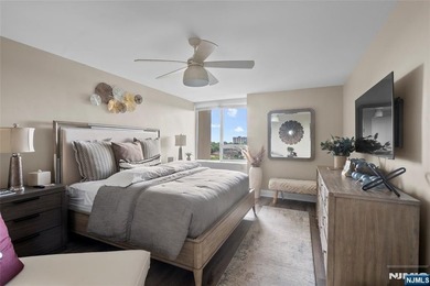 ? SPECTACULAR NYC & RIVER VIEWS! ? Welcome to luxury high-rise - photo 24