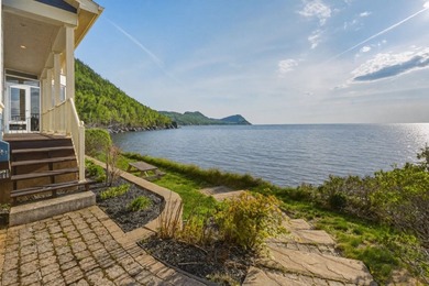 Nichee en bordure du fleuve Saint-Laurent, cette prestigieuse - photo 38