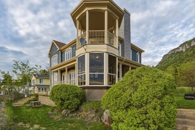 Nichee en bordure du fleuve Saint-Laurent, cette prestigieuse - photo 42