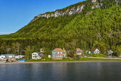 Nichee en bordure du fleuve Saint-Laurent, cette prestigieuse - photo 45