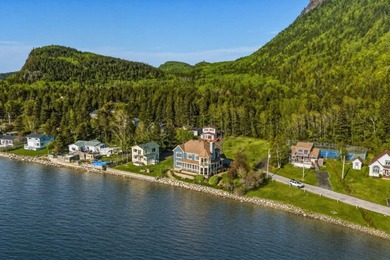Nichee en bordure du fleuve Saint-Laurent, cette prestigieuse - photo 46