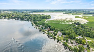 Set along the shores of Tichigan Lake and the Fox River - photo 5