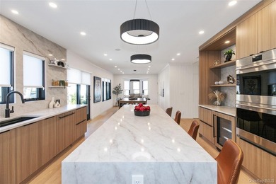 Stunning Modern 2025 Home Set On A Peaceful, Level Property In - photo 11