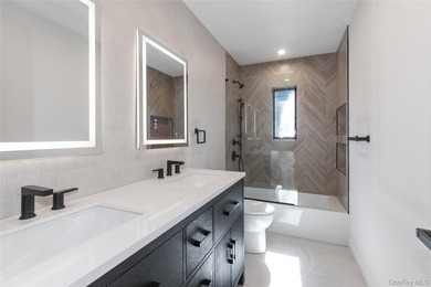 Stunning Modern 2025 Home Set On A Peaceful, Level Property In - photo 25