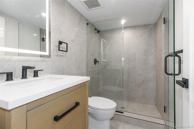 Stunning Modern 2025 Home Set On A Peaceful, Level Property In - photo 26