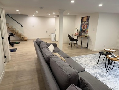 Stunning Modern 2025 Home Set On A Peaceful, Level Property In - photo 29