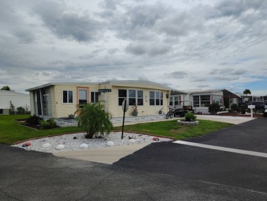 (private lake, pond, creek) Home For Sale in Nokomis Florida