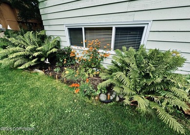 Well maintained 4 bedroom home on a large corner lot. Room for - photo 5