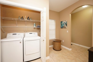 Welcome to this beautifully furnished end-unit townhome - photo 13