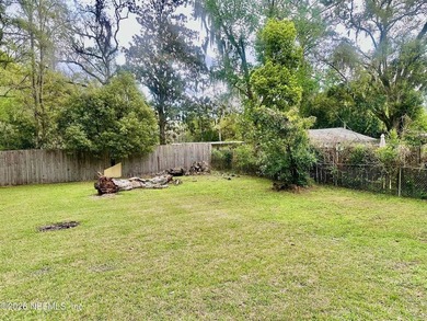 Charming 3BR/1BA concrete block home with major updates and a - photo 14
