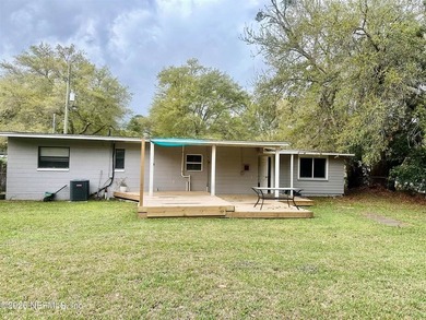 Charming 3BR/1BA concrete block home with major updates and a - photo 15
