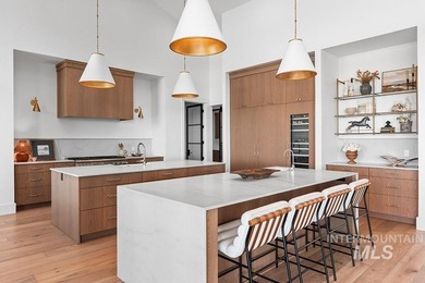 An irreplaceable single-level estate perched on nearly an - photo 17
