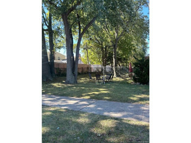 Rare For Sale A True Three Bedroom Upper Level Clearview Unit - photo 18