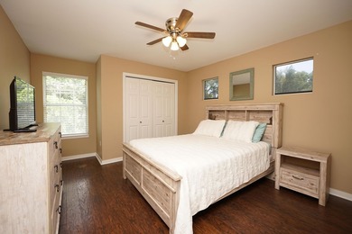 Welcome to this beautifully furnished end-unit townhome - photo 21