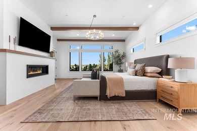 An irreplaceable single-level estate perched on nearly an - photo 22