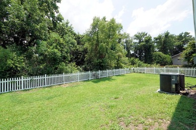 Welcome to this beautifully furnished end-unit townhome - photo 24