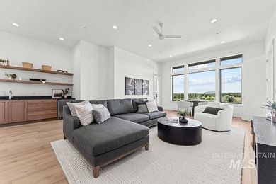 An irreplaceable single-level estate perched on nearly an - photo 32