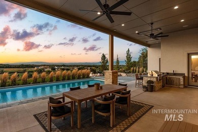 An irreplaceable single-level estate perched on nearly an - photo 41