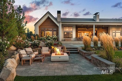 An irreplaceable single-level estate perched on nearly an - photo 43