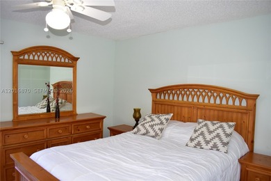 Very nicely kept condominium next to one of the swimming pools - photo 12
