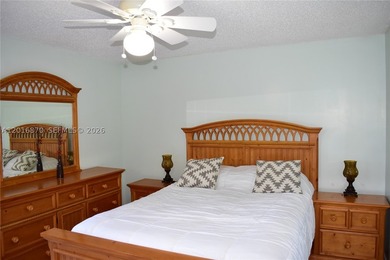 Very nicely kept condominium next to one of the swimming pools - photo 13
