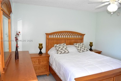 Very nicely kept condominium next to one of the swimming pools - photo 15