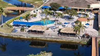 Very nicely kept condominium next to one of the swimming pools - photo 27