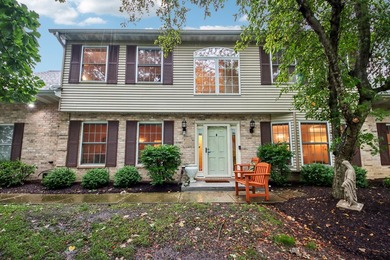 (private lake, pond, creek) Townhome/Townhouse For Sale in Streamwood Illinois