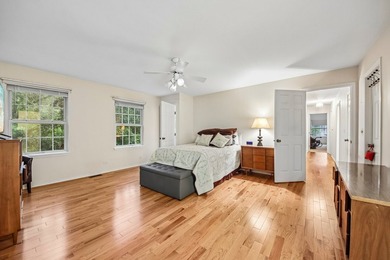 Spacious 3-Bed/2.5-Bth townhome nestled in a quiet, wooded - photo 10