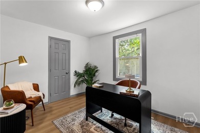 Remodeled 5 minuites to Downtown Savannah. 3 Bedroom 2 Full - photo 11